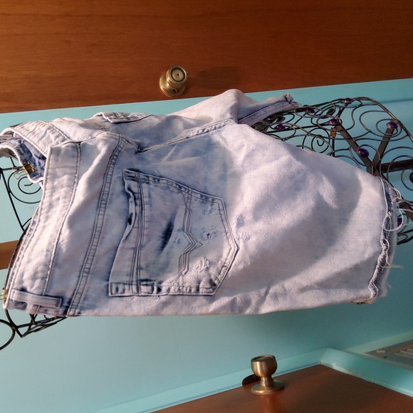 Distressed Parker Buffalo Jean Shorts - Picture 5 of 9